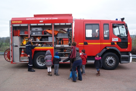 pompiers visite caserne ecole notre dame de la voisinee